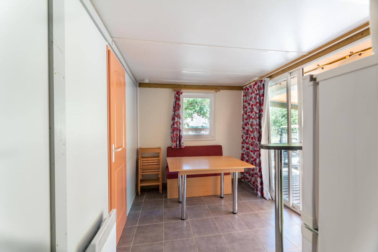Camping Les Reflets Du Quercy 호텔 Crayssac 외부 사진